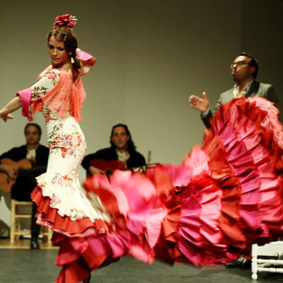 Flamenco Solo mit Gitarristen und Sänger